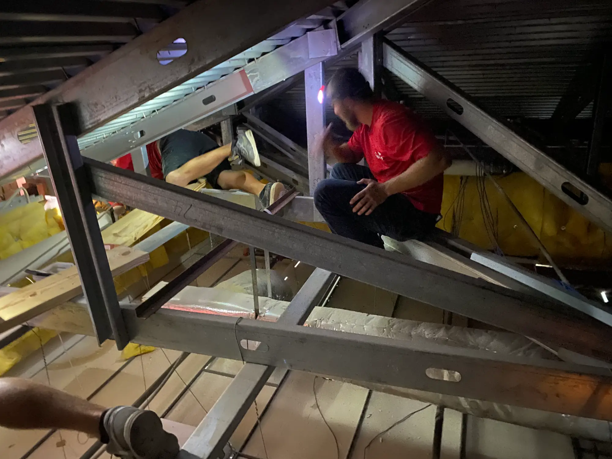 government contract roofing