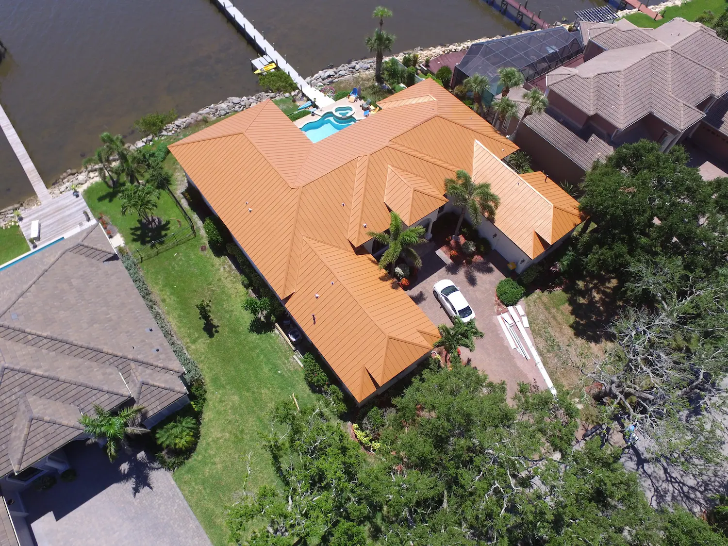 Florida Retrofits is the best roofing solution for Palm Bay Florida and surrounding areas. Specializing shingle roofing and metal roofing